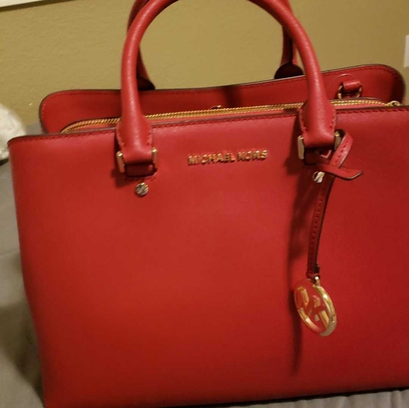 Handbags - Picture 5 of 6